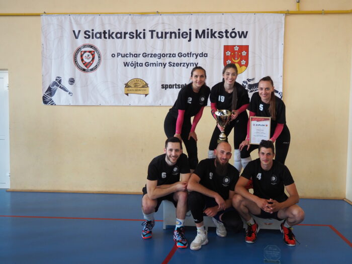 Miniaturka artykułu Drużyna Volleyball Family z Tarnowa wygrywa V Siatkarski Turniej MIKSTÓW 2022